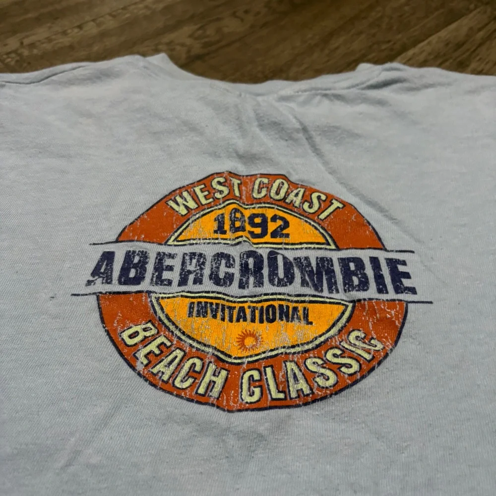 Vintage Single Stitch Abercrombie & Fitch Tee Womens Med V-Neck West Coast Beach